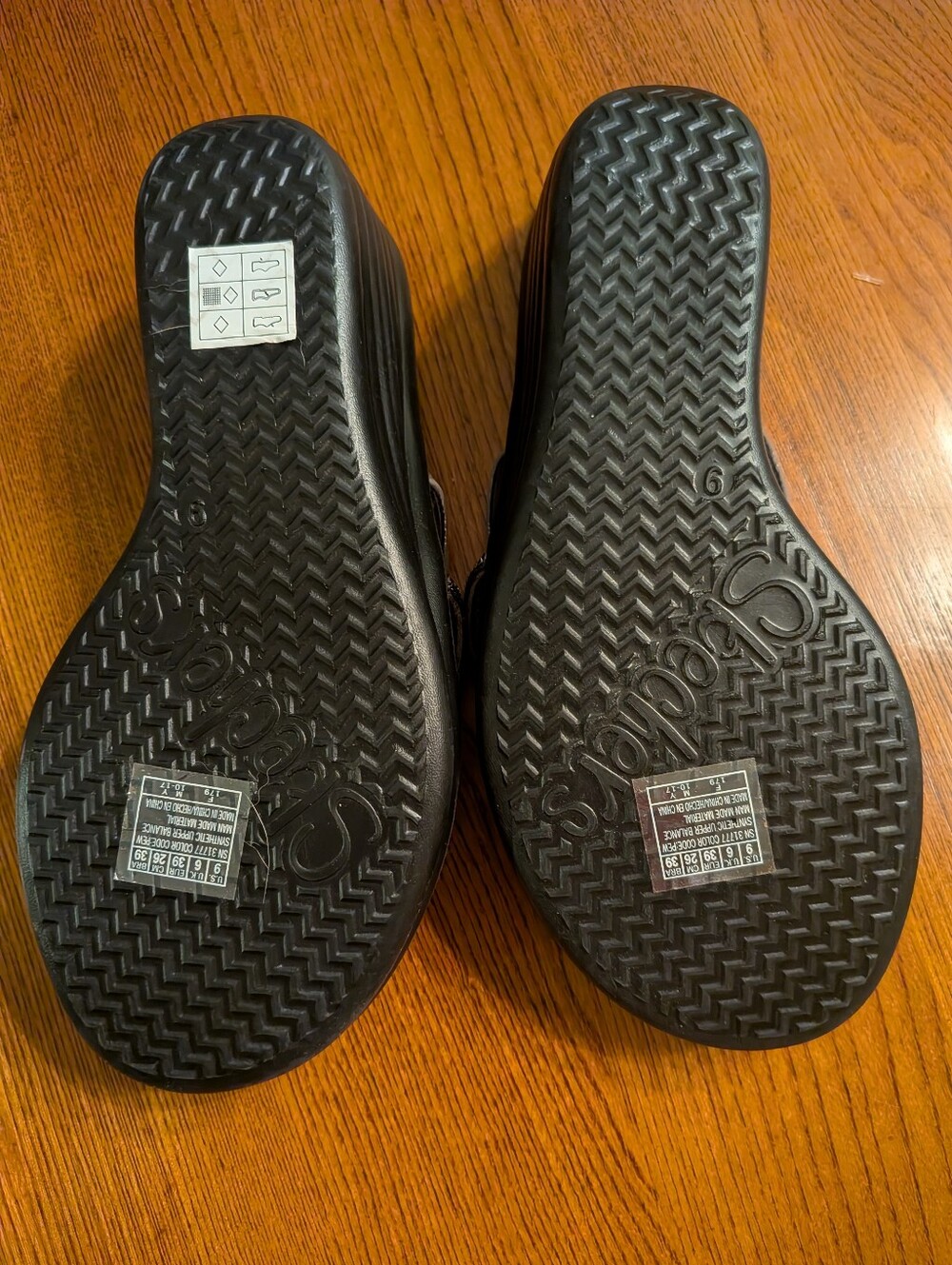 Skechers Silver Metallic Strappy Wedge Sandals - Women's - Picture 5 of 6